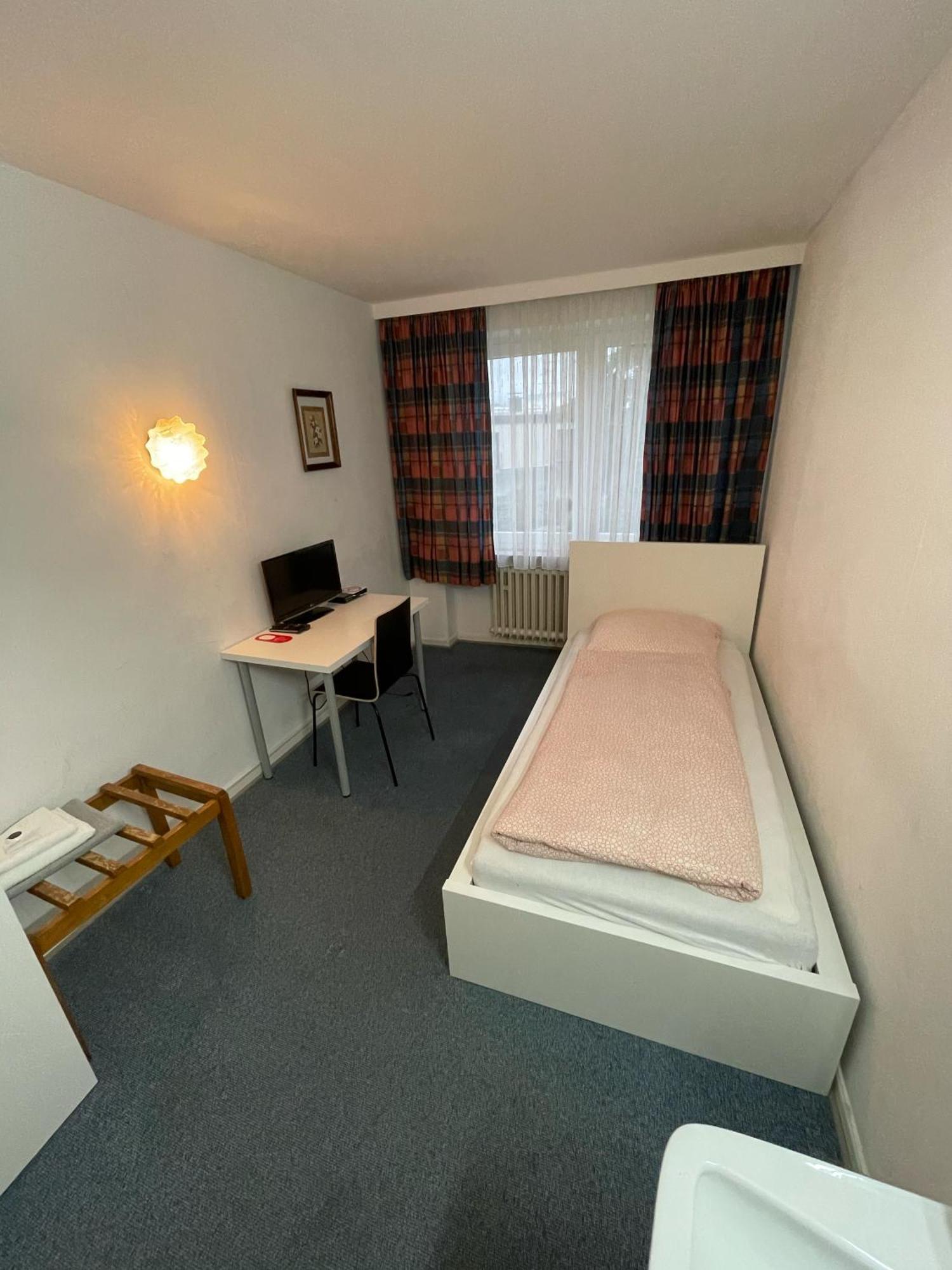 Haven Hotels - Hotel Am Stadion Leverkusen Bilik gambar